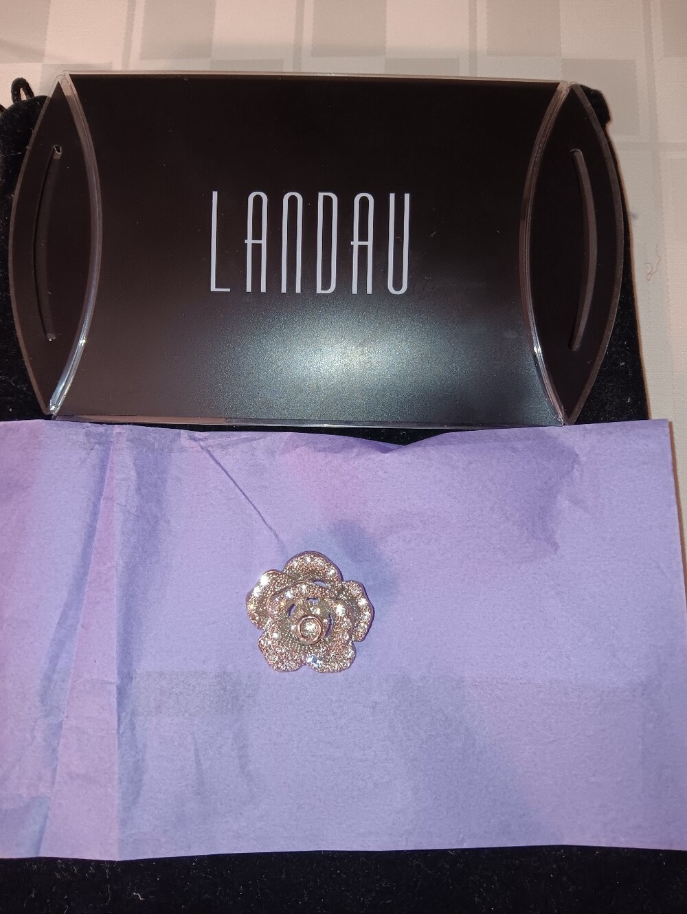 STUNNING NWOT LANDAU PAVÉ CRYSTAL ROSE BROOCH PIN
